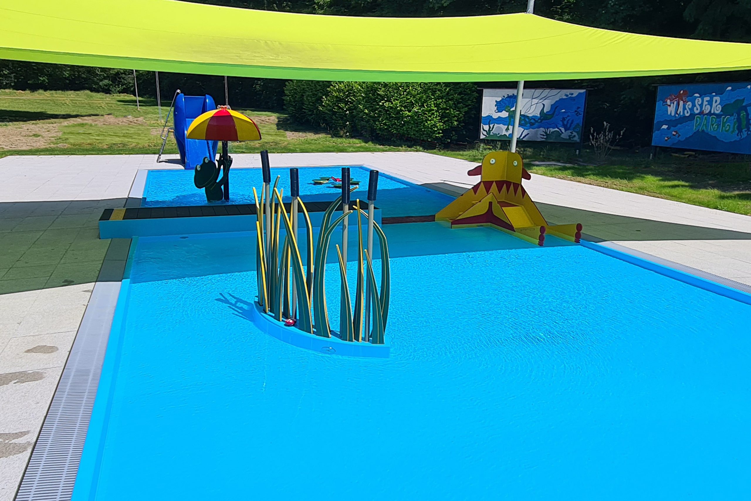Wasserspielwelt mit Attraktionen in 5 x 15 m